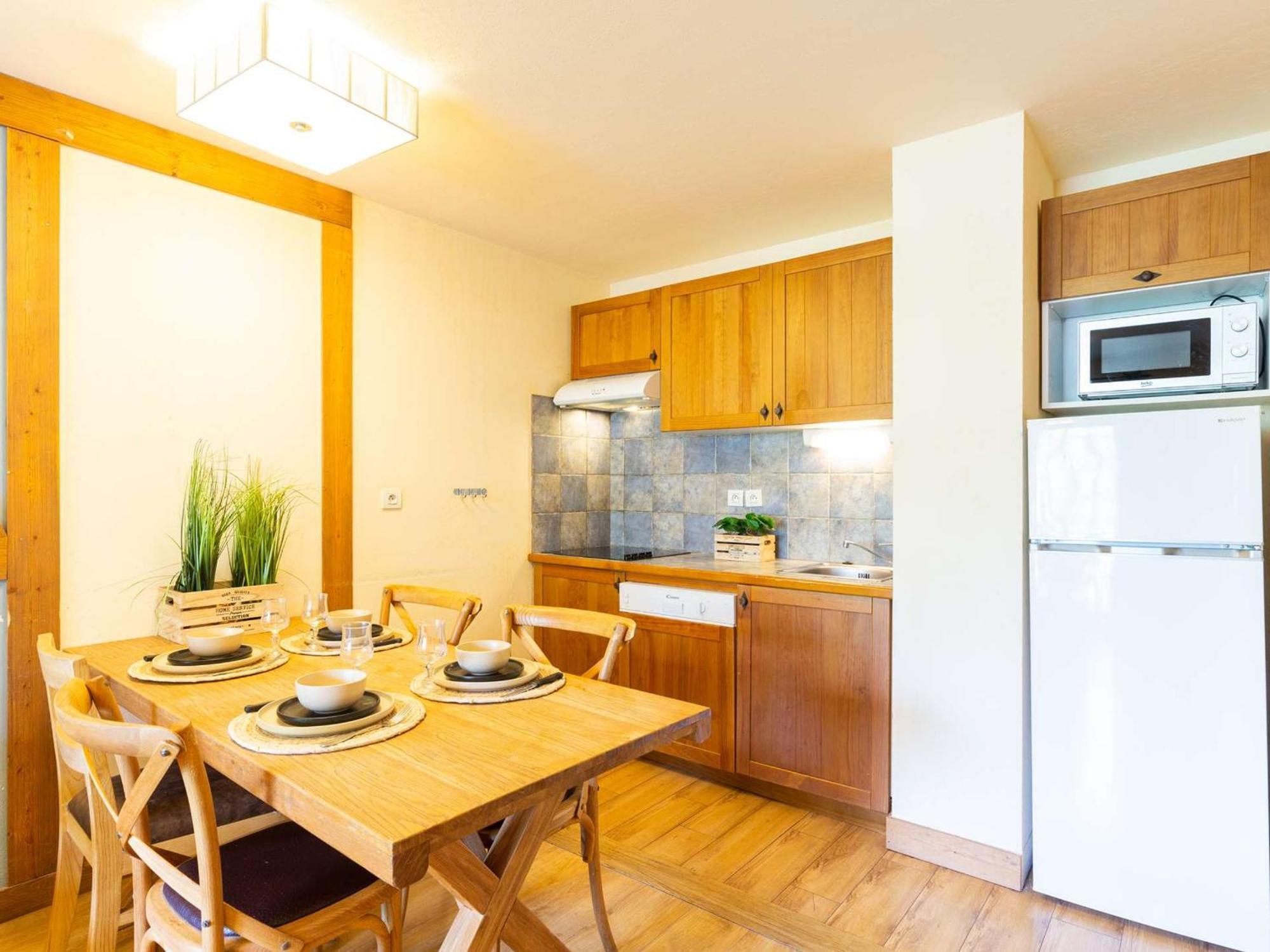 Appartement 10 Pers Avec Piscine, Sauna Et Parking En Centre-Ville De Saint-Lary-Soulan - Fr-1-296-394 المظهر الخارجي الصورة